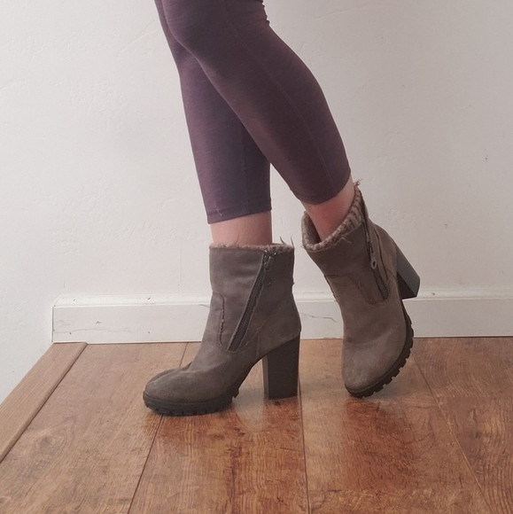 BROWN Fold Over Booties Size 8 - Picture 2 of 7